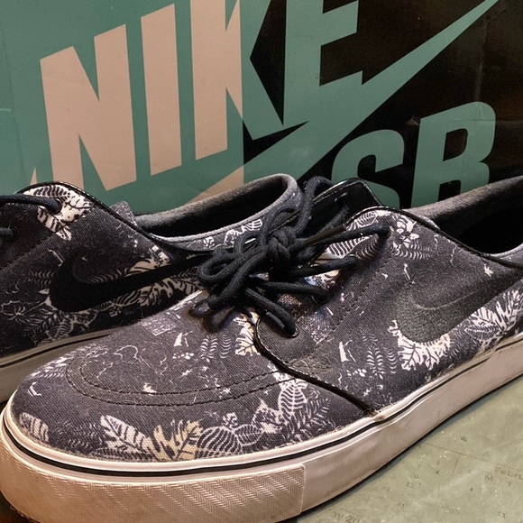 Nike Stefan Janoski skateboarding sneakers